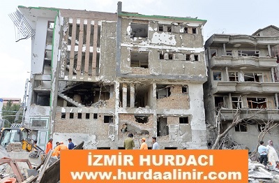 Karşıyaka Banka Hurda Sökümü